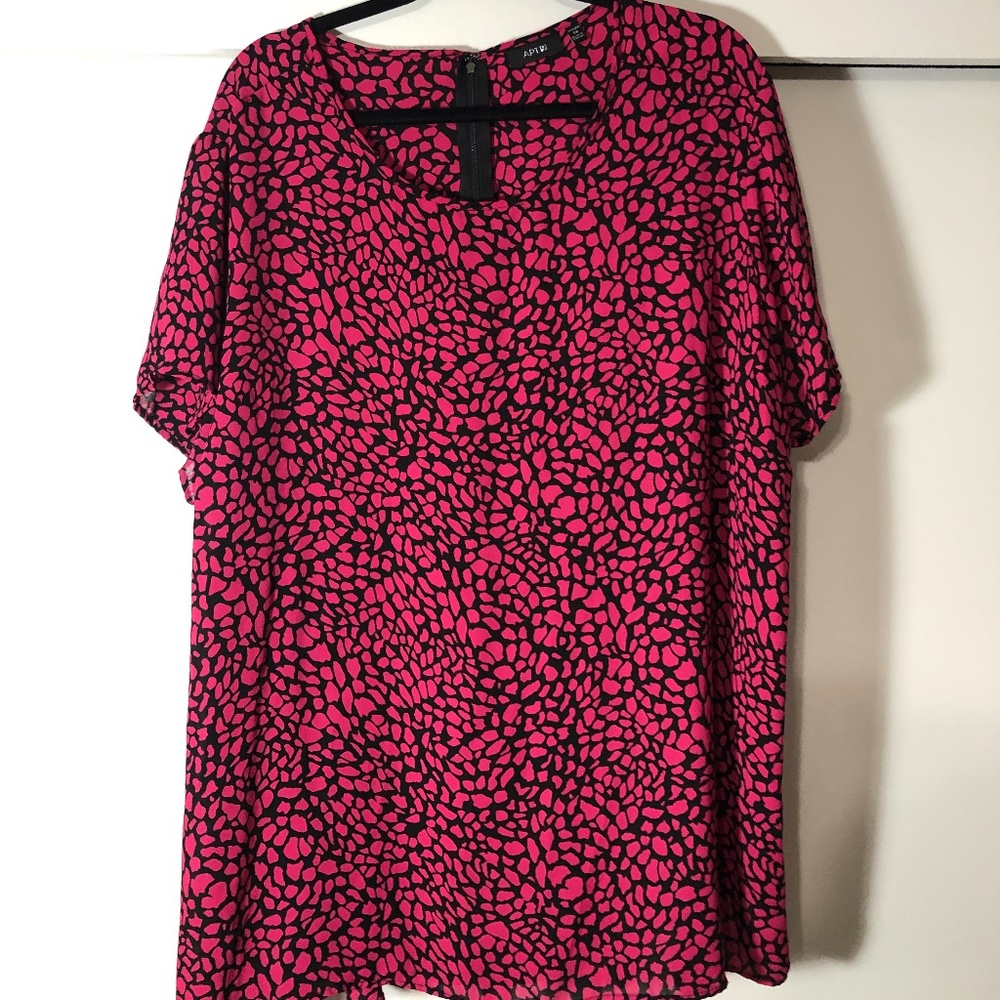 Apt 9 pink & black pebble pattern hi-low blouse